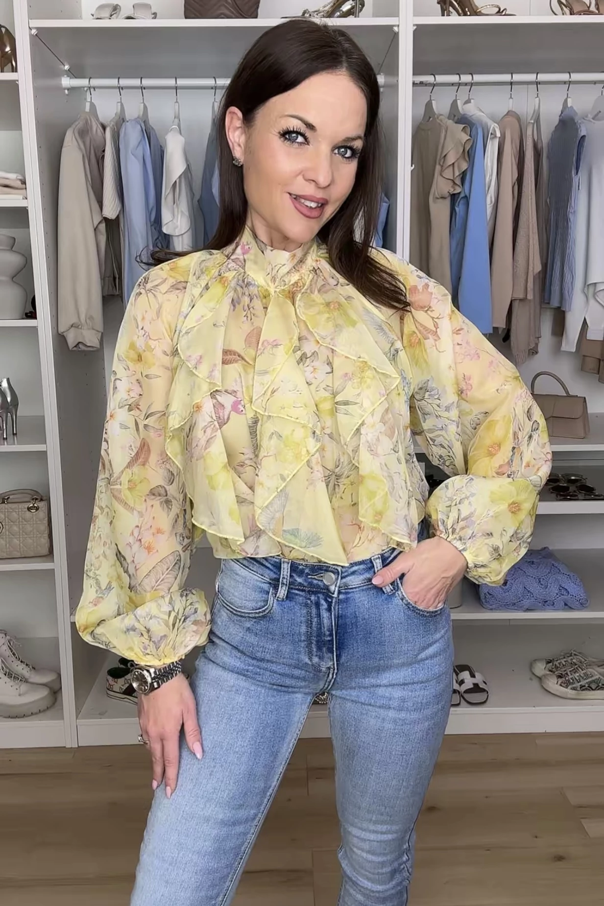 Mintás blúz fodorral